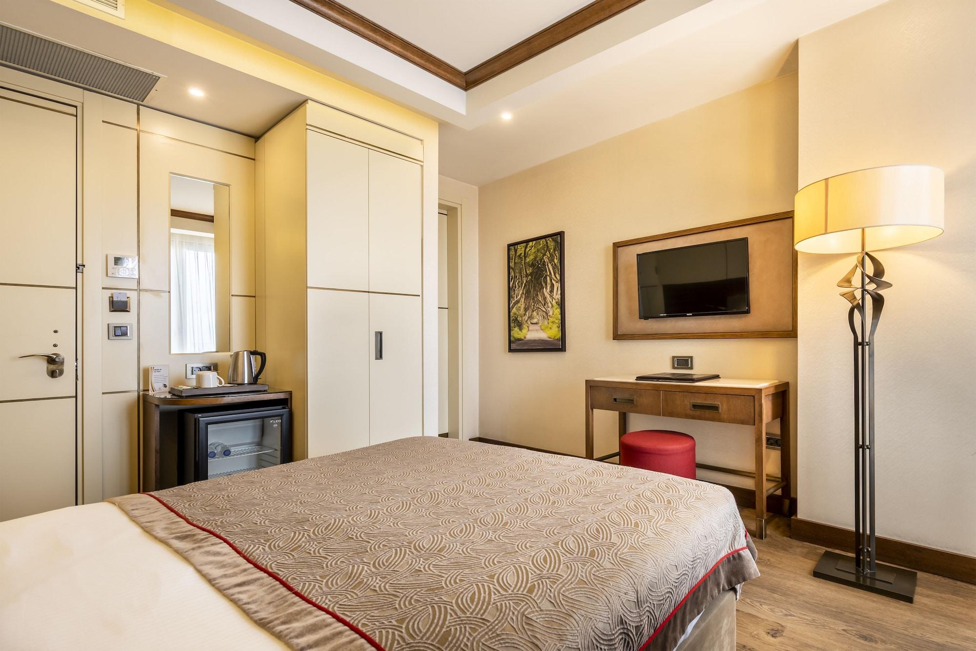 Grand Hotel De Pera Istanbul Exterior photo